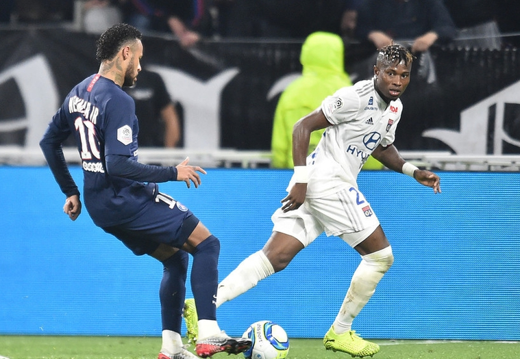  里尔主场力克尼斯，法甲中游球队上演逆袭好戏