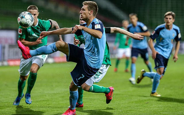  勒沃库森主场雨战险胜门兴巩固前三位置